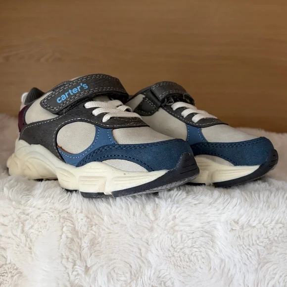 ✨$15 thru 3/31✨NWT•Carter's Johann Toddler Boys Casual Sneakers | Grey | 9T - Picture 1 of 10